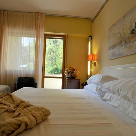 Hotel Ferrari ซัลโซมัจโจเรแตร์เม ภายนอก รูปภาพ