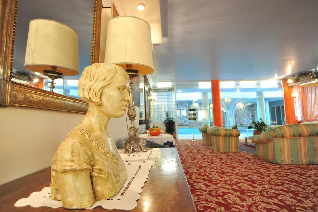 Hotel Ferrari ซัลโซมัจโจเรแตร์เม ภายนอก รูปภาพ