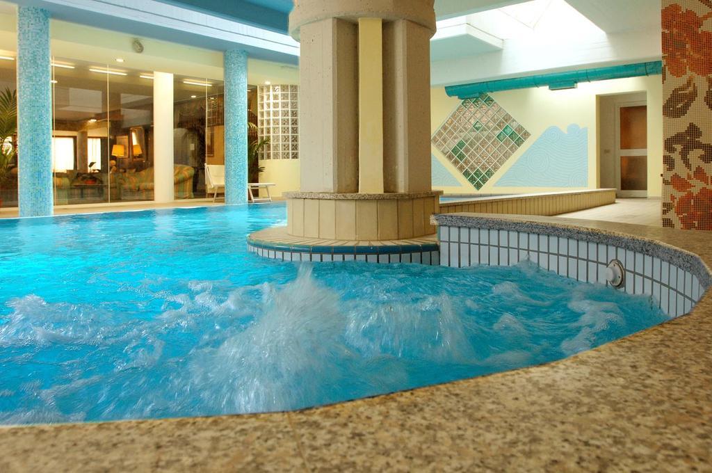 Hotel Ferrari ซัลโซมัจโจเรแตร์เม ภายนอก รูปภาพ