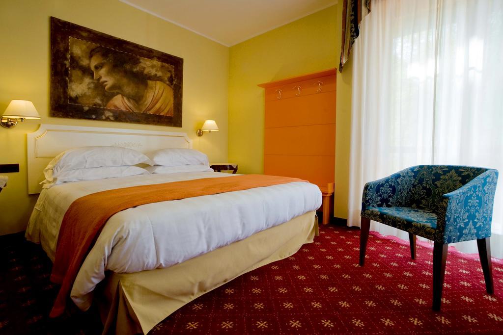 Hotel Ferrari ซัลโซมัจโจเรแตร์เม ภายนอก รูปภาพ