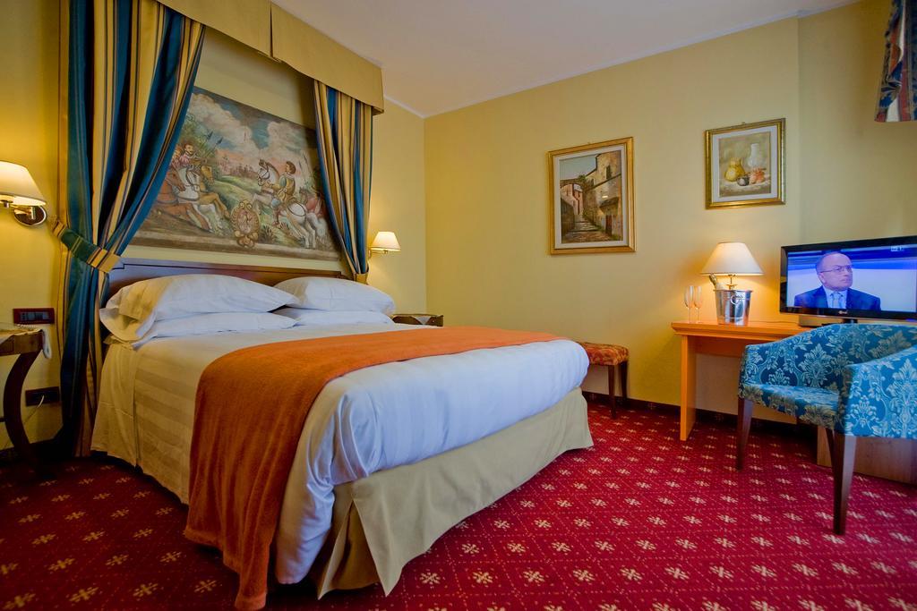Hotel Ferrari ซัลโซมัจโจเรแตร์เม ภายนอก รูปภาพ