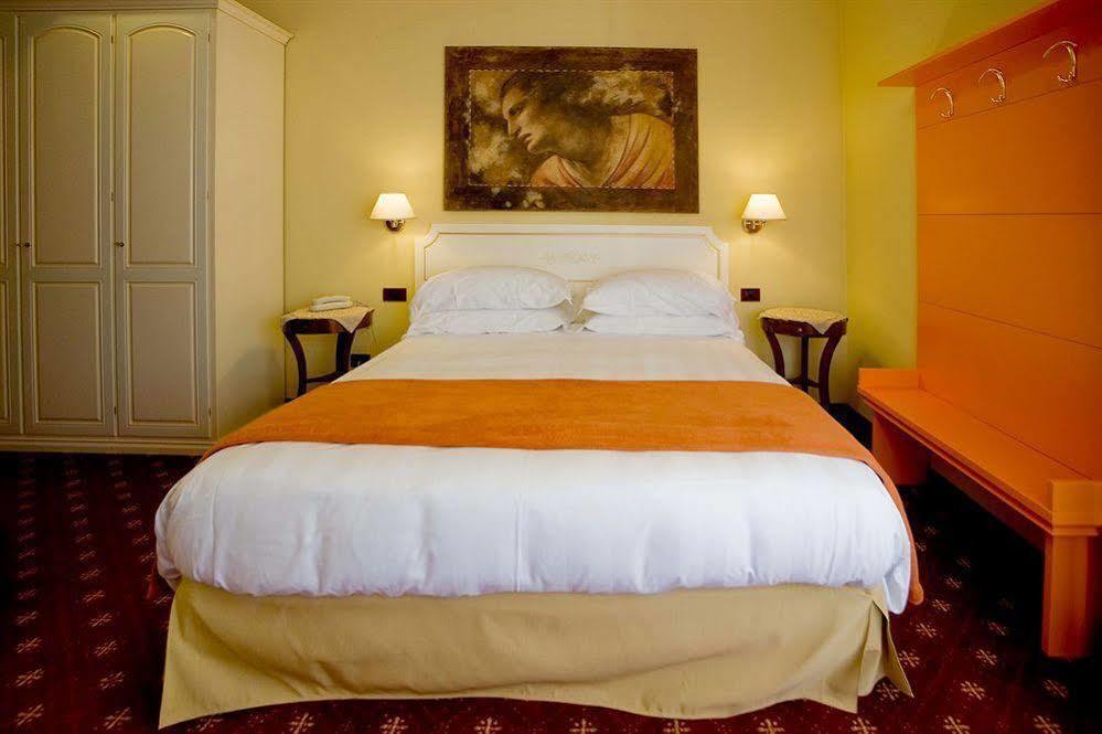 Hotel Ferrari ซัลโซมัจโจเรแตร์เม ภายนอก รูปภาพ