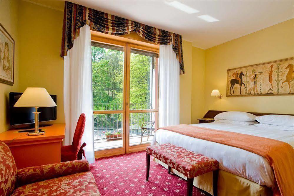 Hotel Ferrari ซัลโซมัจโจเรแตร์เม ภายนอก รูปภาพ