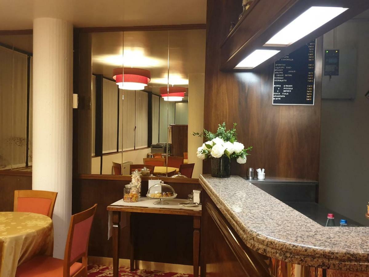 Hotel Ferrari ซัลโซมัจโจเรแตร์เม ภายนอก รูปภาพ